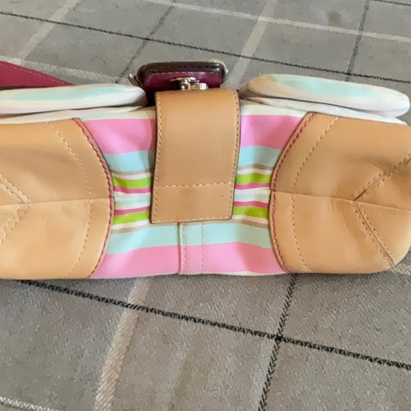 Beautiful coach bag great used condition FIRM - Picture 3 of 10